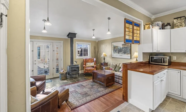 Cozy oasis back room off kitchen for quiet splendid repose - 812 E Cache La Poudre St