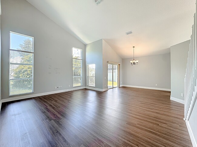 Building Photo - 3235 Falcon Point Dr