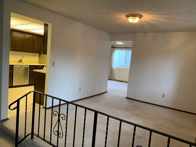 Building Photo - Spacious 3 bed 2 bath rambler home in Boulevard Lane, Renton