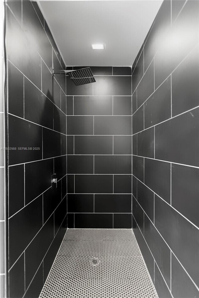 Building Photo - 1640 NE 183rd St