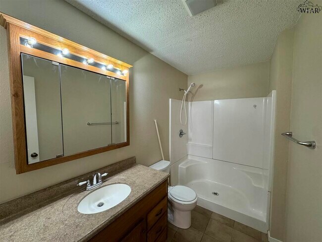 Building Photo - 2953 Stearns Ave