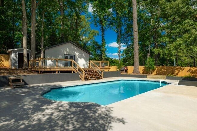 Building Photo - 3154 N Druid Hills Rd