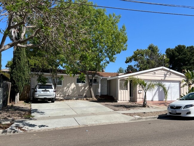 Building Photo - 6 Bedroom 3 Bathroom House  8 ppl MAX