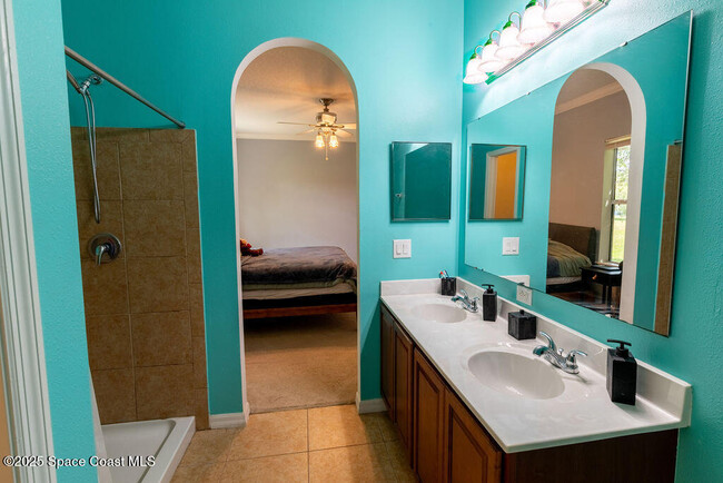 Building Photo - 3995 Aria Dr