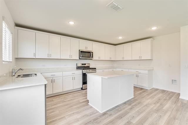 Building Photo - 16048 Isles Dr