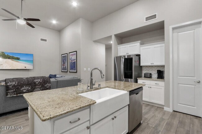 Building Photo - 4556 Marisabel Azcarate St