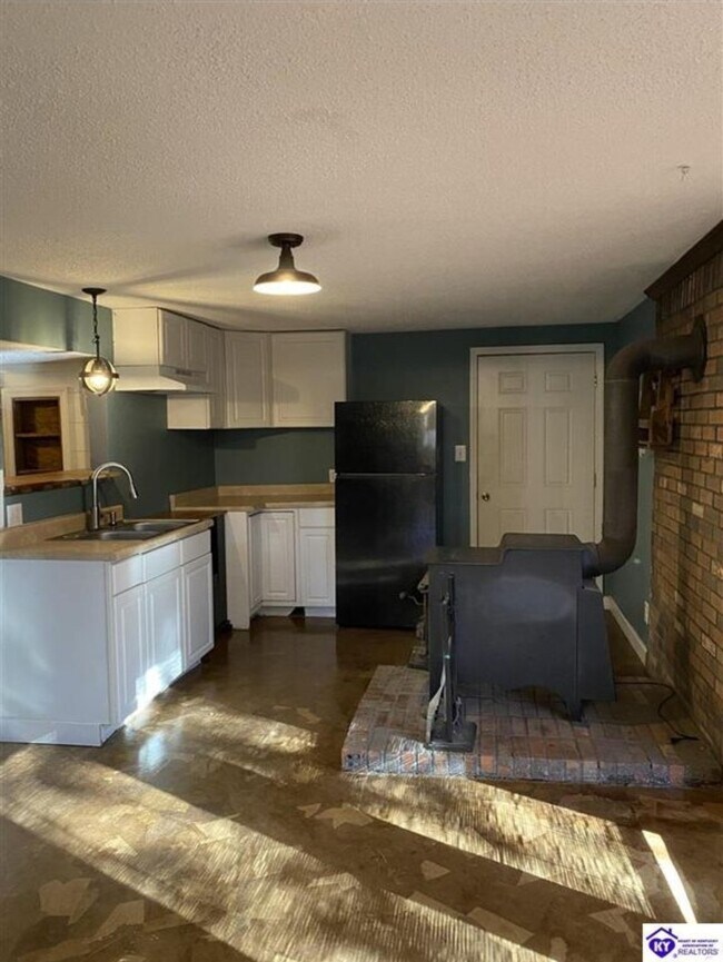 Building Photo - 41 Wildwood Dr