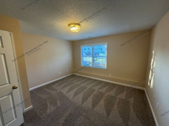 Building Photo - 404 Mt Olive Dr