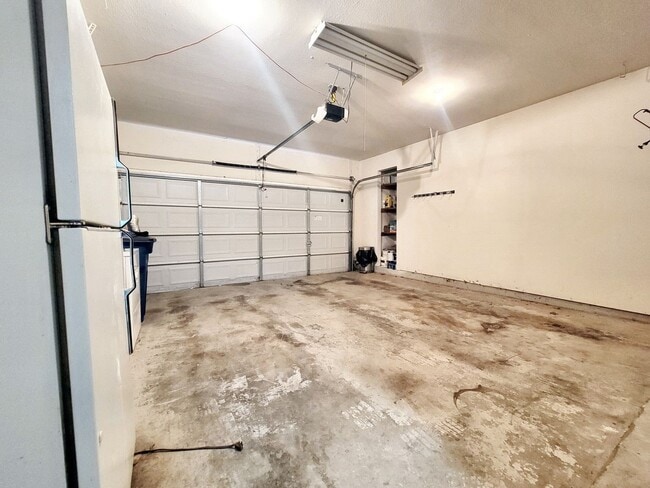Building Photo - 1617 Sunterro-