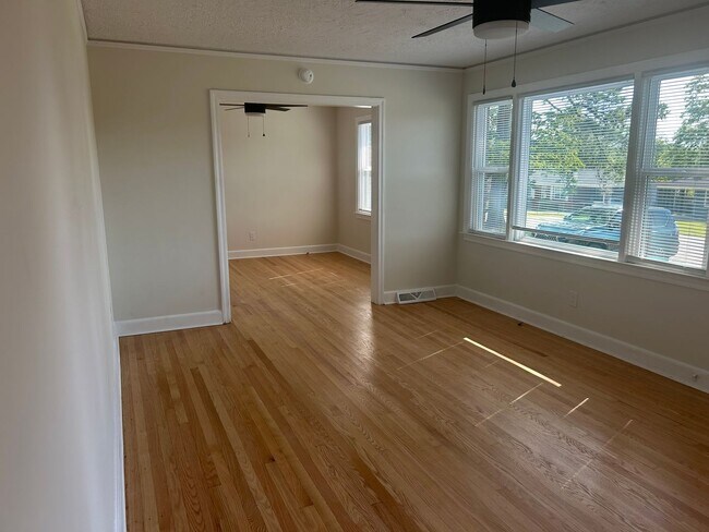 Building Photo - 3711 Kaiser Ave
