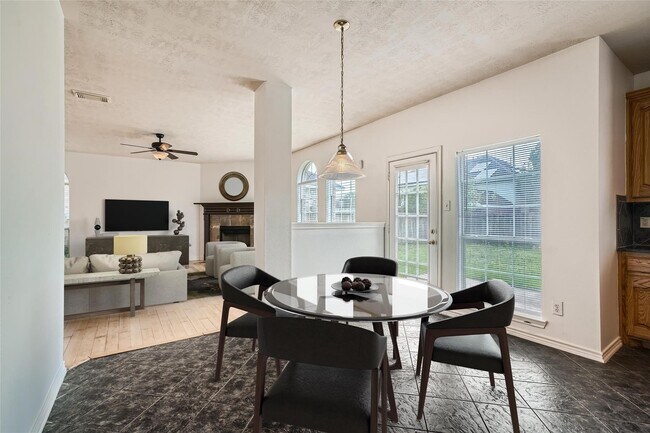 Building Photo - 503 Taskwood Dr