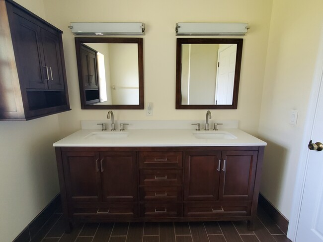 Master Bathroom - 1250 Primrose Ln