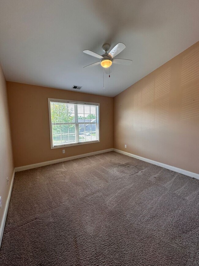 Building Photo - Elegant 4BR Home with Soaring Ceilings in The Reserve at Glenmary