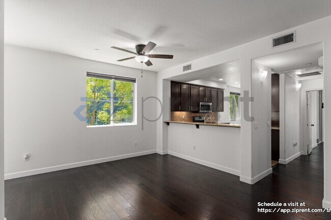 Building Photo - 4952 Haight Terrace