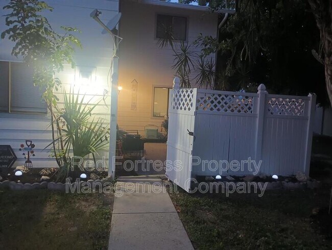 Building Photo - 11929 Corinne Lee Ct