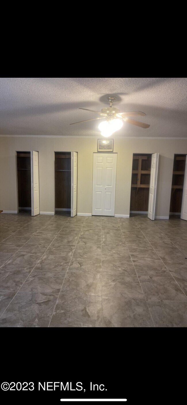 Building Photo - 5557 Floral Ave