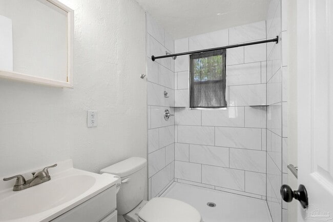 Building Photo - 2101 W Romana St