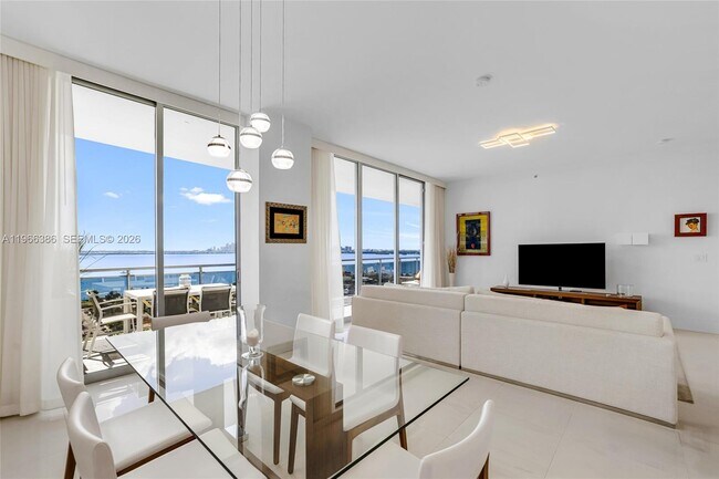 Building Photo - 7901 Hispanola Ave