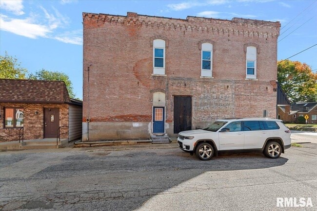 Building Photo - 201 E Main St