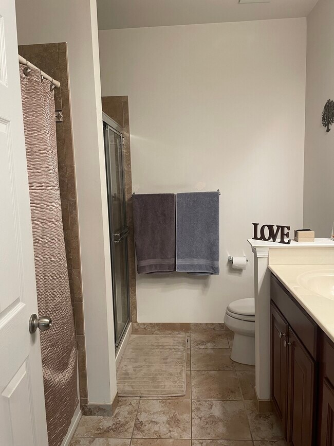 Building Photo - 265 Custer Ave