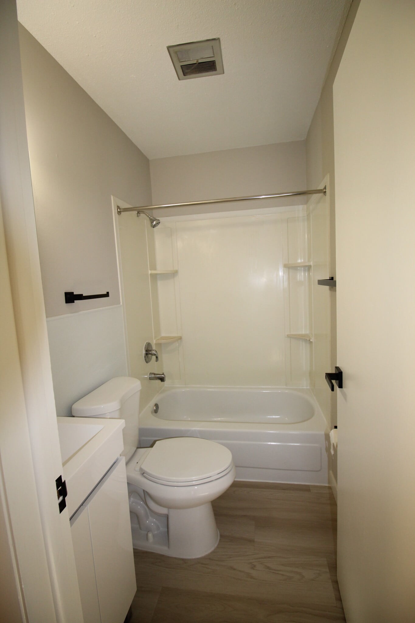 Bathroom - 630 W 1st St