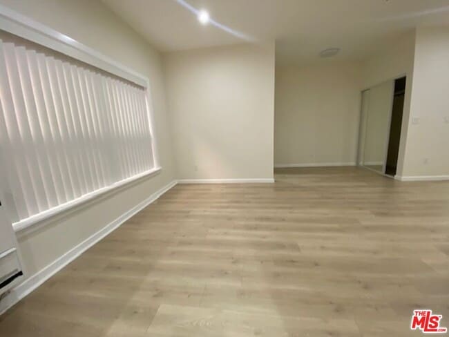 Building Photo - 814 S Hobart Blvd