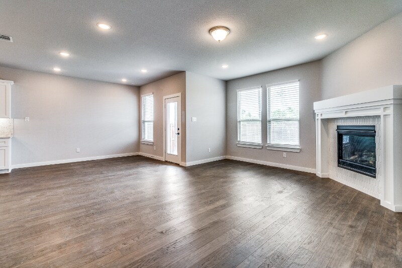 Building Photo - 3808 Clara Dr