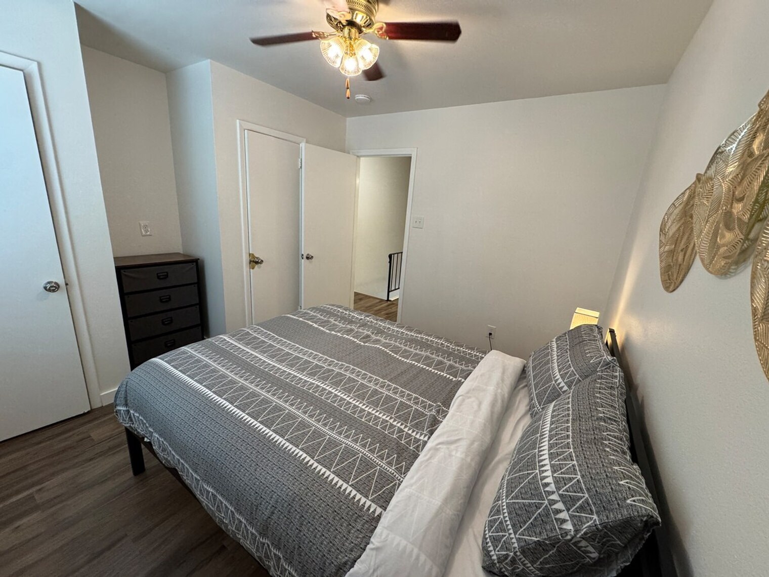 Building Photo - 798 S Cedar St