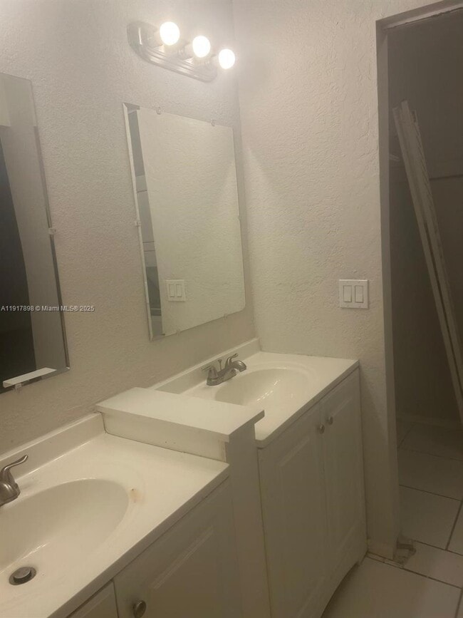 Building Photo - 4030 NW 30th Terrace