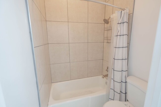 Building Photo - Fully Furnished 3 Bedroom Home for Rent in...