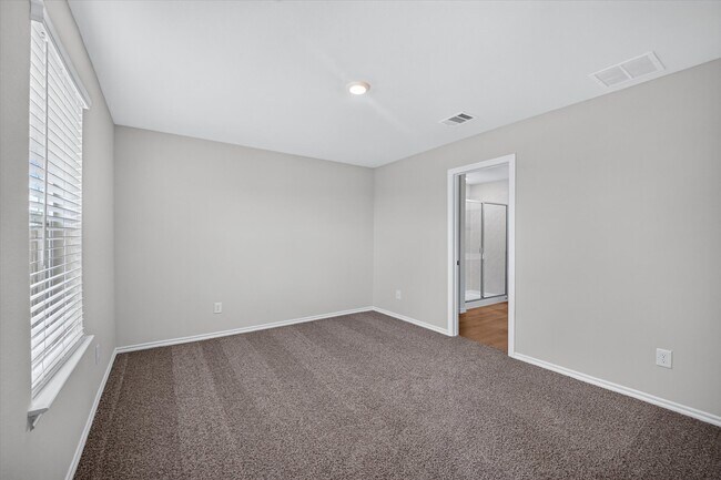 Building Photo - 3022 Serenity Ln