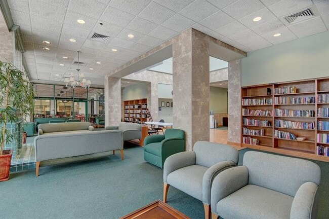 Building Photo - 2002 Granada Dr