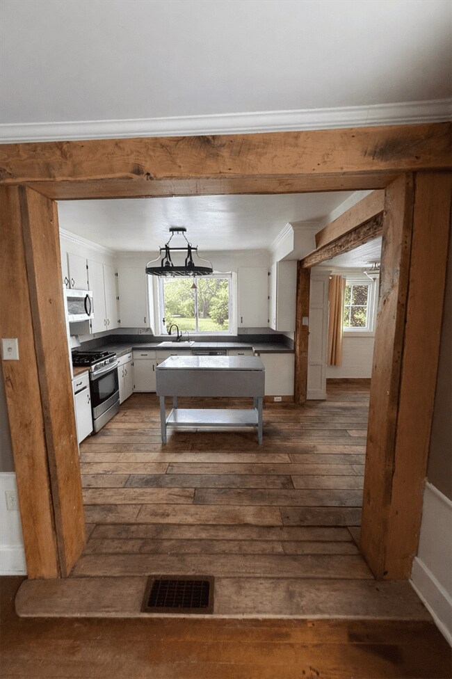 Building Photo - 4935 N Parma Rd