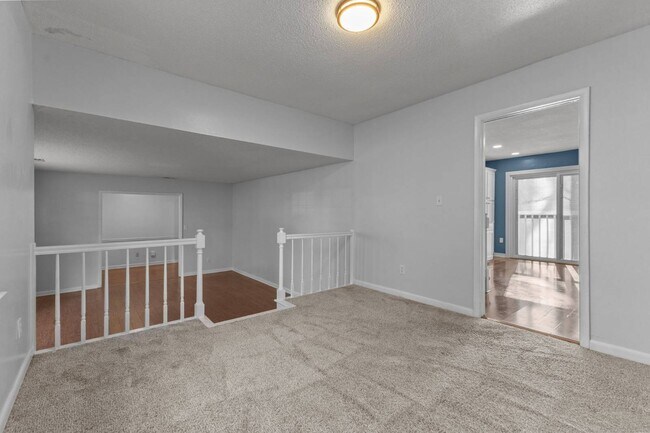 Building Photo - 6257 Lakehaven Dr