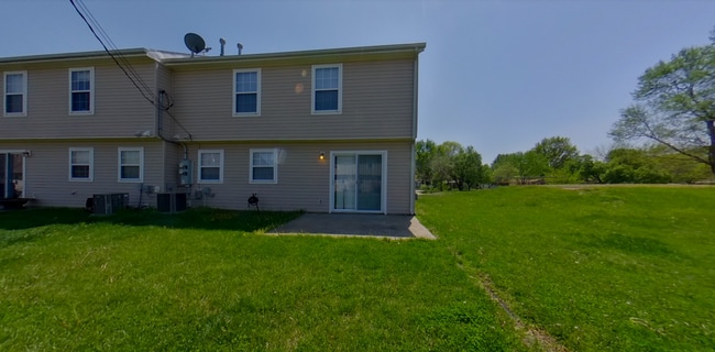 Building Photo - 438 Butterfield Rd