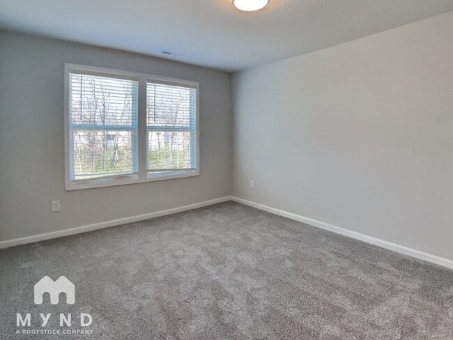 Building Photo - 252 Shingle Oak Rd