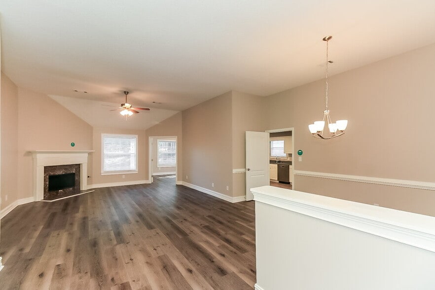 Building Photo - 93 Gleneagles Way