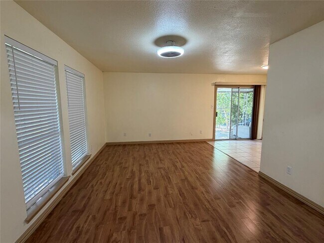 Building Photo - 1200 Warrington Dr