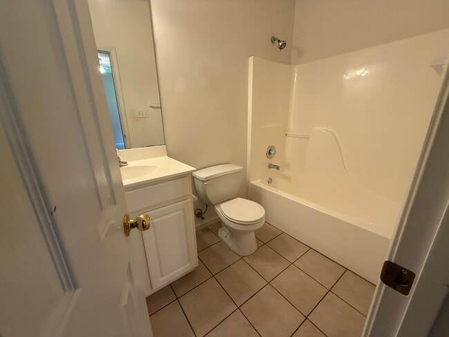 Building Photo - 236 Fairview Cir