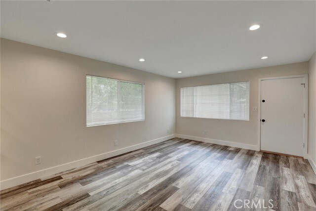 Building Photo - 402 E Glendale Dr