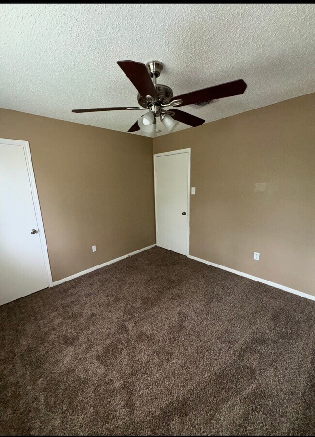 Building Photo - 17323 Glenhew Rd