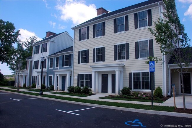 Building Photo - 4 Westwood Dr