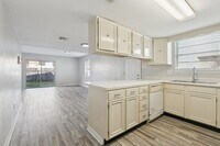 Building Photo - 4001 Georgetown Dr