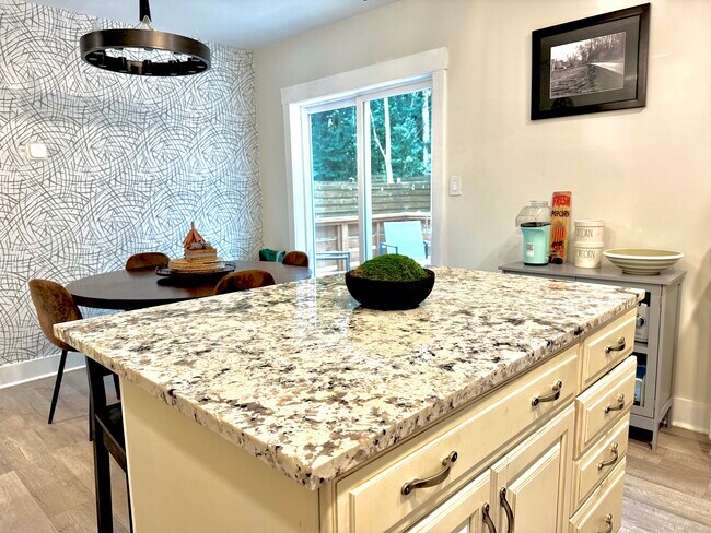 Building Photo - 1532 Kimberly Rd