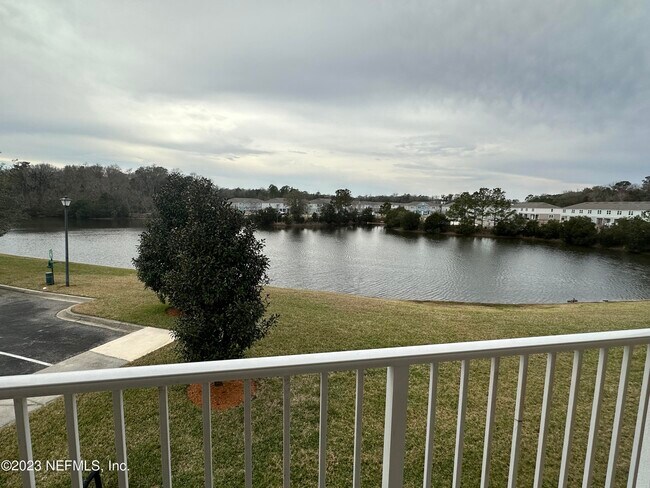 Building Photo - 4908 Key Lime Dr