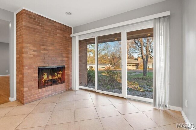 Building Photo - 8408 Louwen Dr