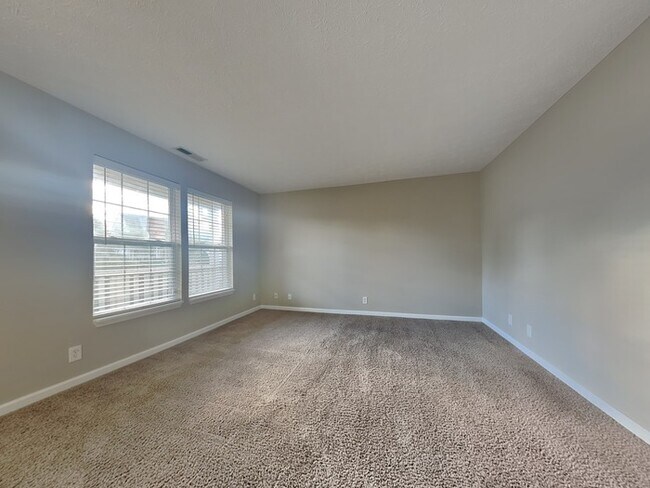 Building Photo - Price Reduction!