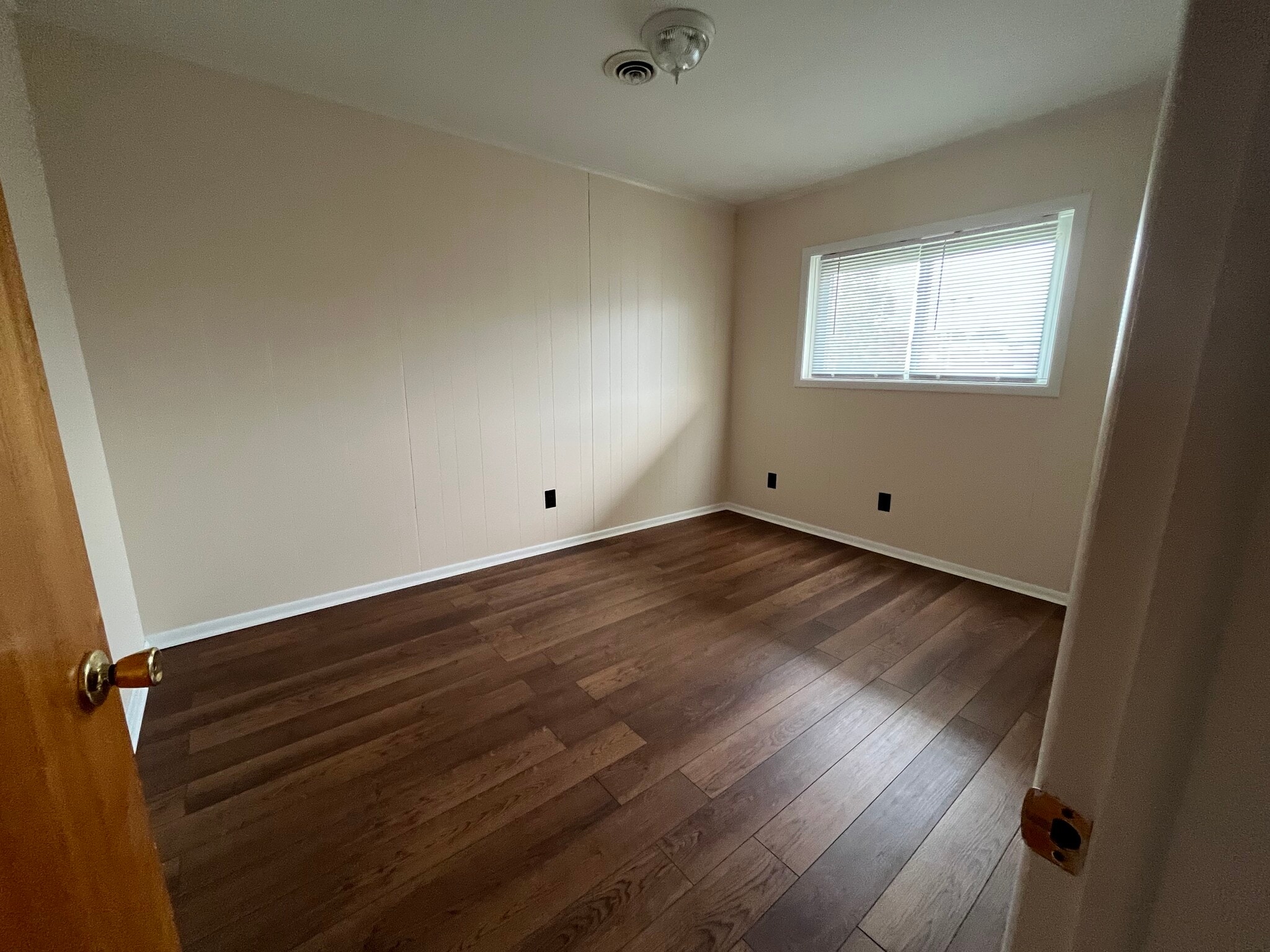 Bedroom 2 - 537 S Wayne St