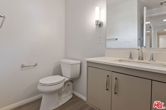 Building Photo - 13463 Rand Dr