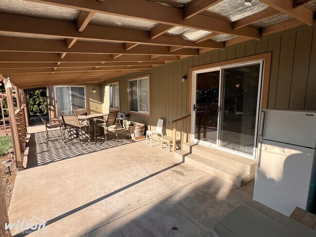 Building Photo - Spacious 3 Bed / 2 Bath Home in West Valle...